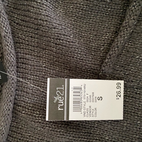 BUNDLE!! 2 Sweaters - Picture 4 of 4